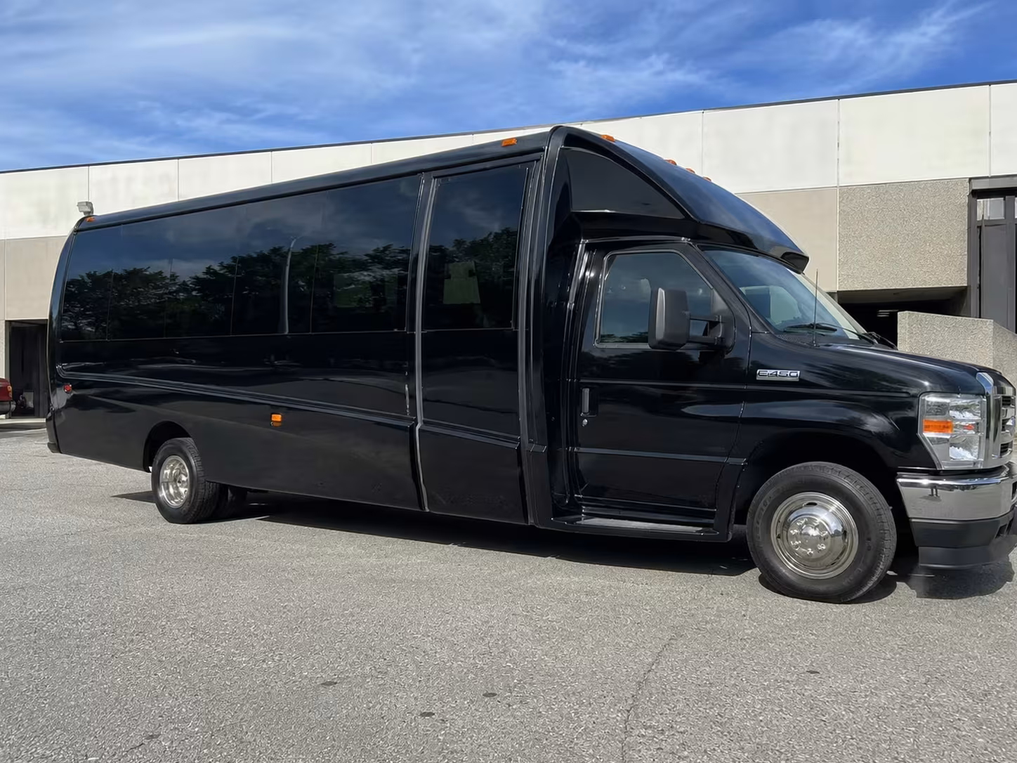 gresham 15 passenger minibus rental