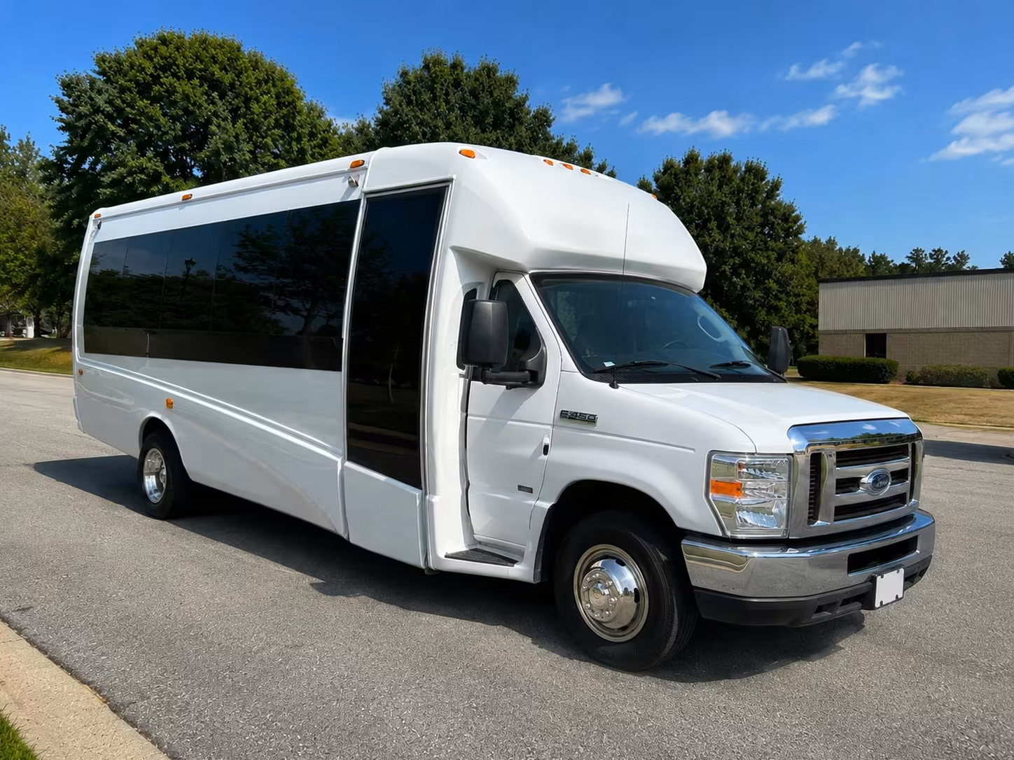 gresham 20 passenger minibus rental