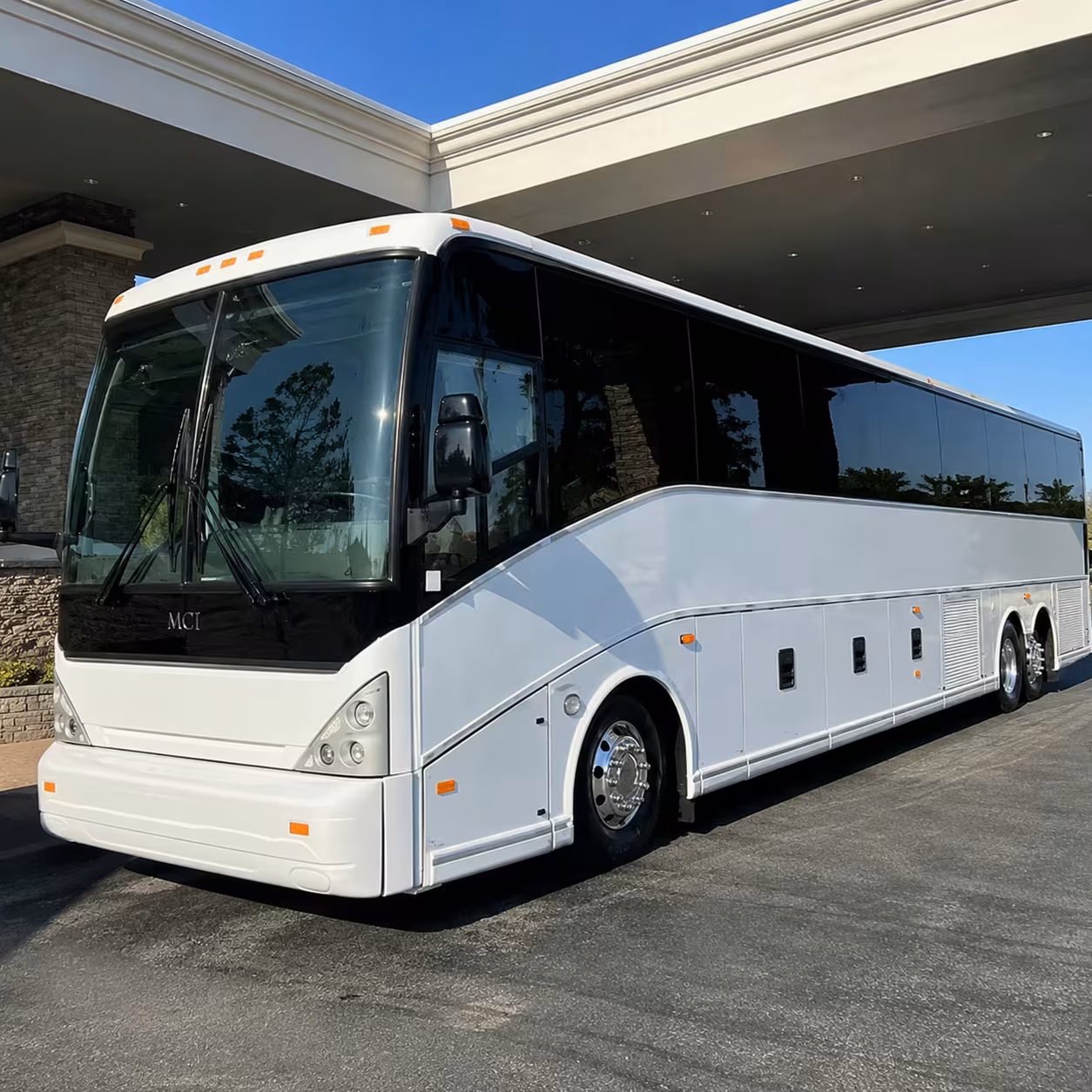 luggage ready charter buses for gresham airport groups